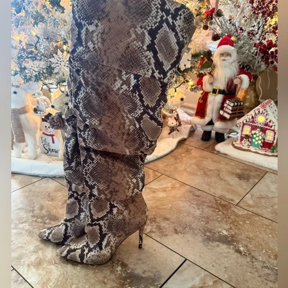 Jessica Simpson Loury Over the Knee OTK Stilletto Snake
Print Boots Site 8 - Picture 7 of 10